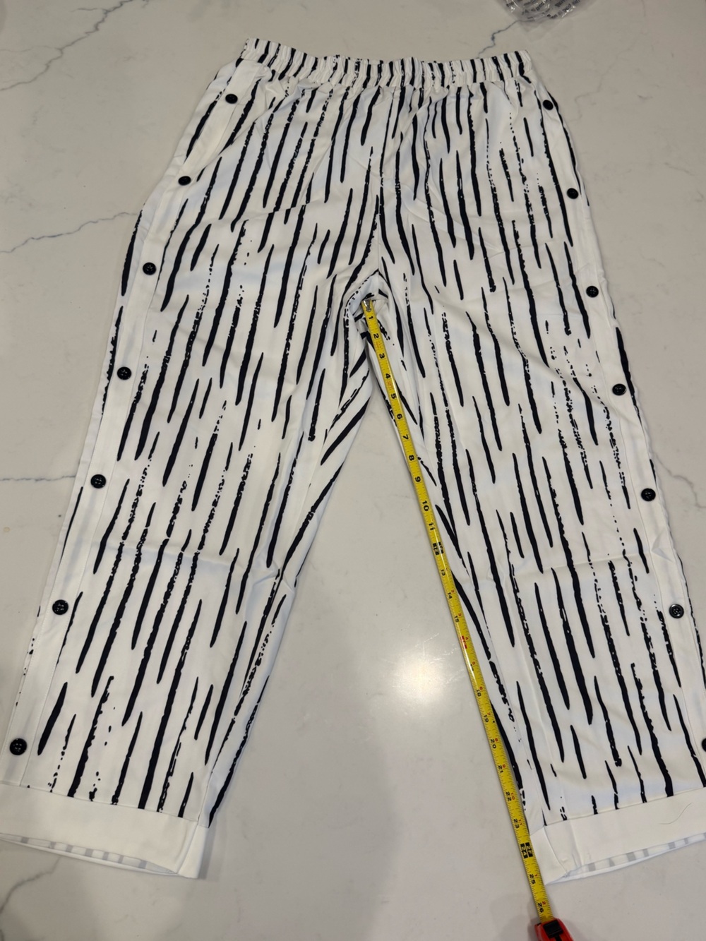 Source Unknown White Cropped Pants with Black Vertical Stripe Detail
